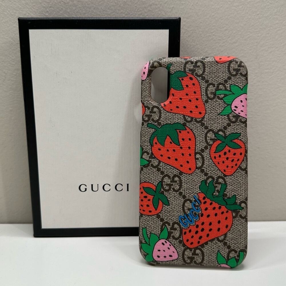 NWB | Gucci | Strawberry iPhone X/XS Case